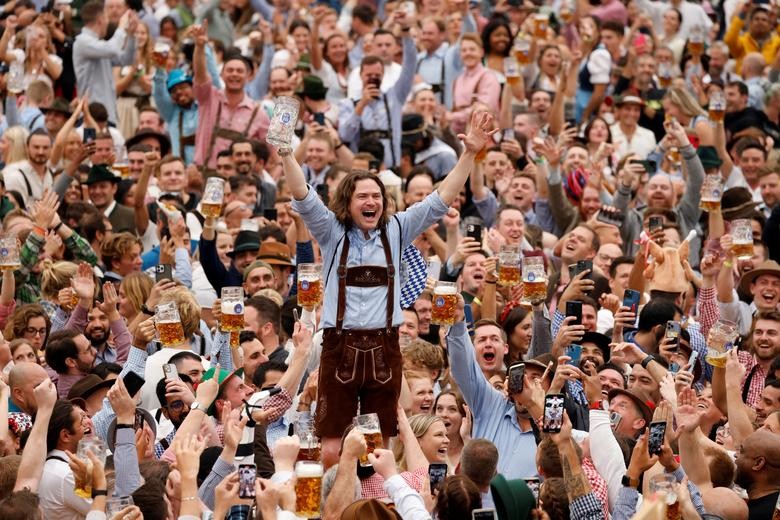 Lễ hội Oktoberfest ‘rầm rộ’ trở lại sau hai năm gián đoạn do dịch Covid 19