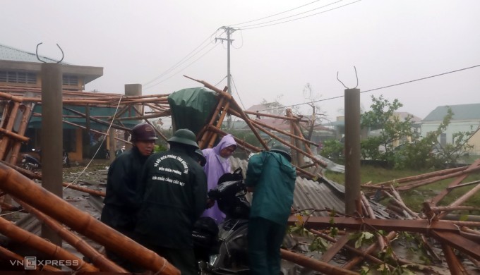 Sức tàn phá 'khủng khiếp' khi bão Noru càn quét miền Trung