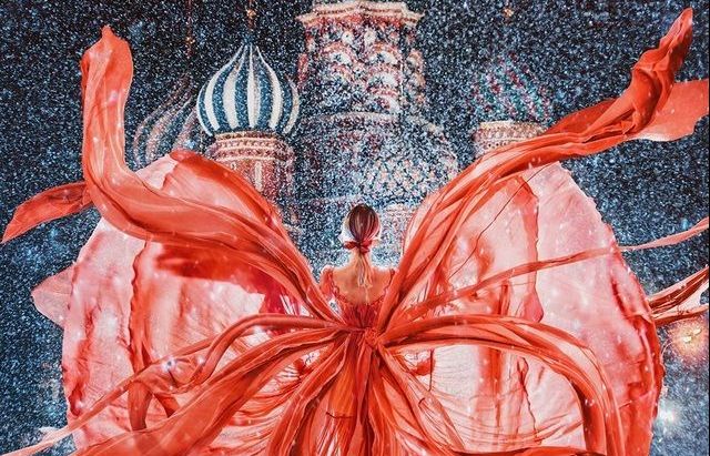 Khi các danh thắng làm nền cho mỹ nhân