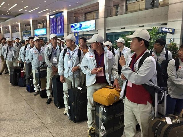 Thác Hengifoss nơi dòng nước xuyên qua tầng địa chất sắc vân đỏ rực thac hengifoss noi dong nuoc xuyen qua tang dia chat sac van do ruc