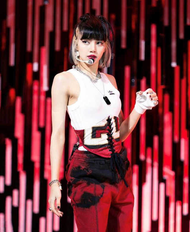 Vì sao Lisa (BLACKPINK) lại đặc biệt được yêu thích ở Trung Quốc?