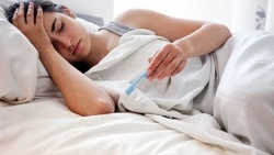 Phân biệt sốt do Covid-19 và sốt xuất huyết