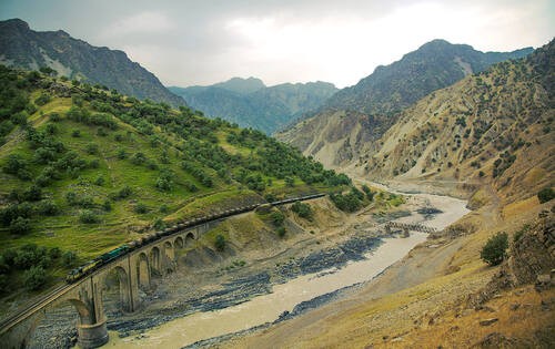 Di sản thế giới UNESCO: Cảnh sắc thơ mộng 'độc nhất vô nhị' của tuyến đường sắt xuyên Iran