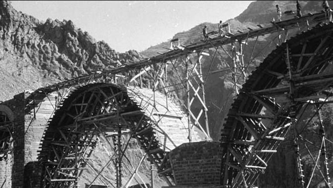 Di sản thế giới UNESCO: Cảnh sắc thơ mộng 'độc nhất vô nhị' của tuyến đường sắt xuyên Iran