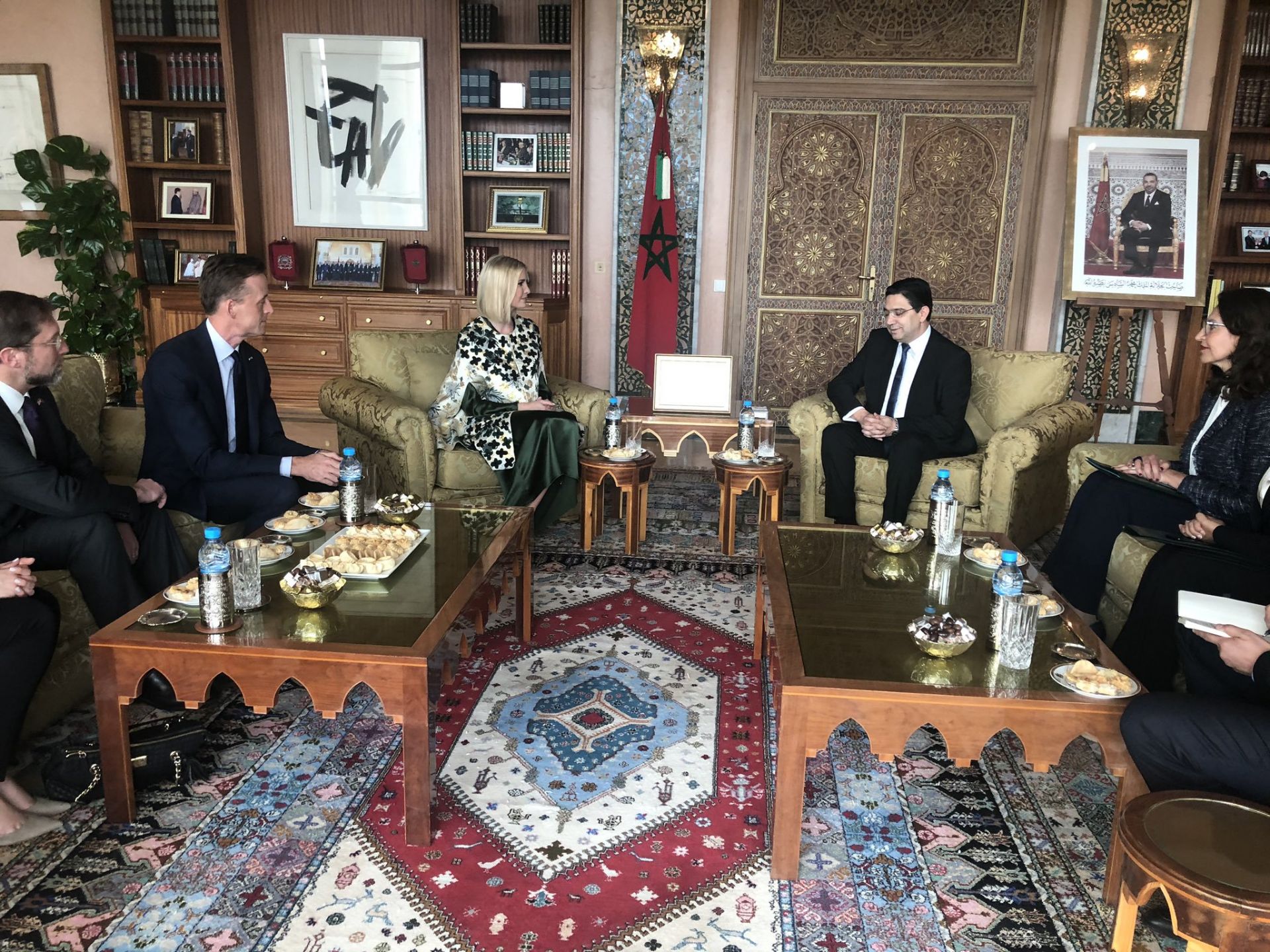 phong cach thoi trang ngoai giao cua ai nu tong thong my ivanka trump tai morocco