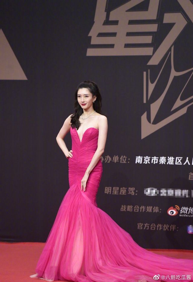 Cuối năm, sao Cbiz đầu tư 'chơi lớn' tại Tinh Quang Đại Thưởng 2020