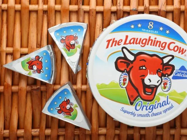 Có thể bạn chưa biết: Chanel No.5, phô mai Con Bò Cười ra đời gần 100 năm... Có thể bạn chưa biết: Chanel No.5, phô mai Con Bò Cười ra đời gần 100 năm...