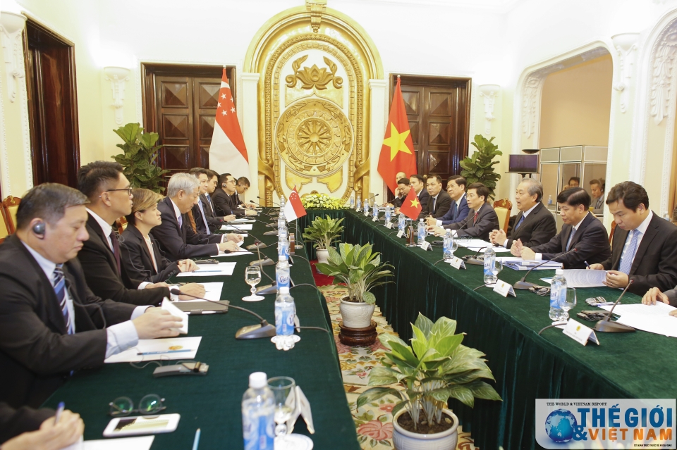 Việt Nam-Singapore tăng cường hợp tác kinh tế và quốc phòng