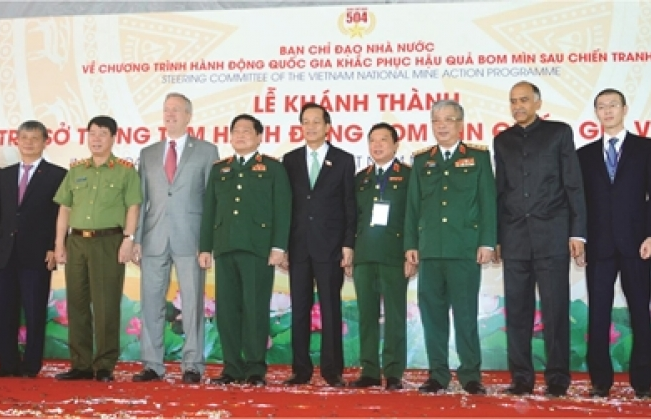 Việt - Mỹ chung tay khắc phục hậu quả chiến tranh:  Bài 1- Sức sống nơi vùng đất chết