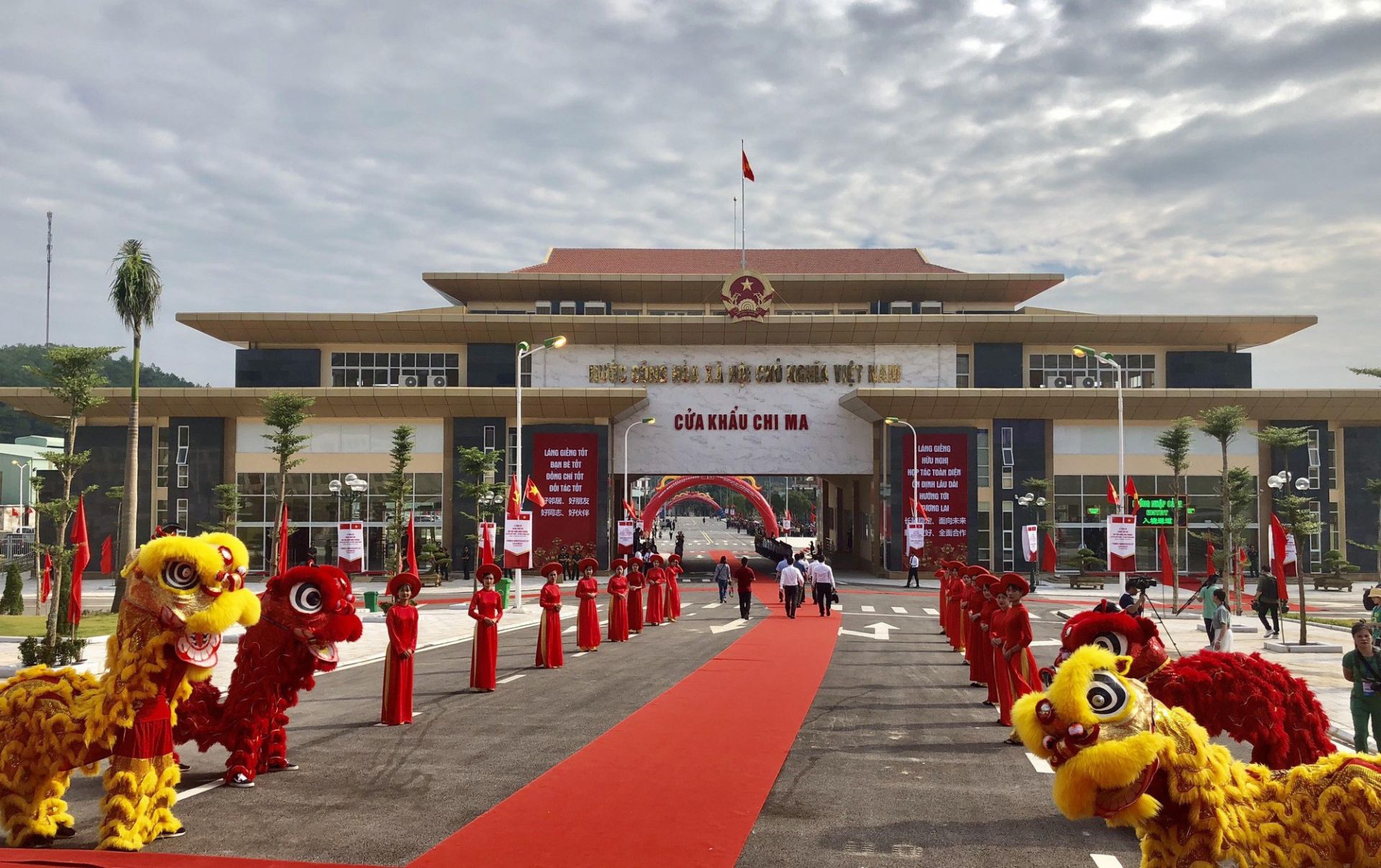 Năm 2020: Điểm nhấn hữu nghị, hợp tác và phát triển trong quan hệ Việt - Trung nam 2020 diem nhan huu nghi hop tac va phat trien trong quan he viet trung