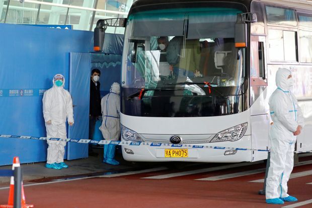 Trung Quốc từ chối cho 2 chuyên gia của WHO nhập cảnh vào nước này vì mắc Covid-19