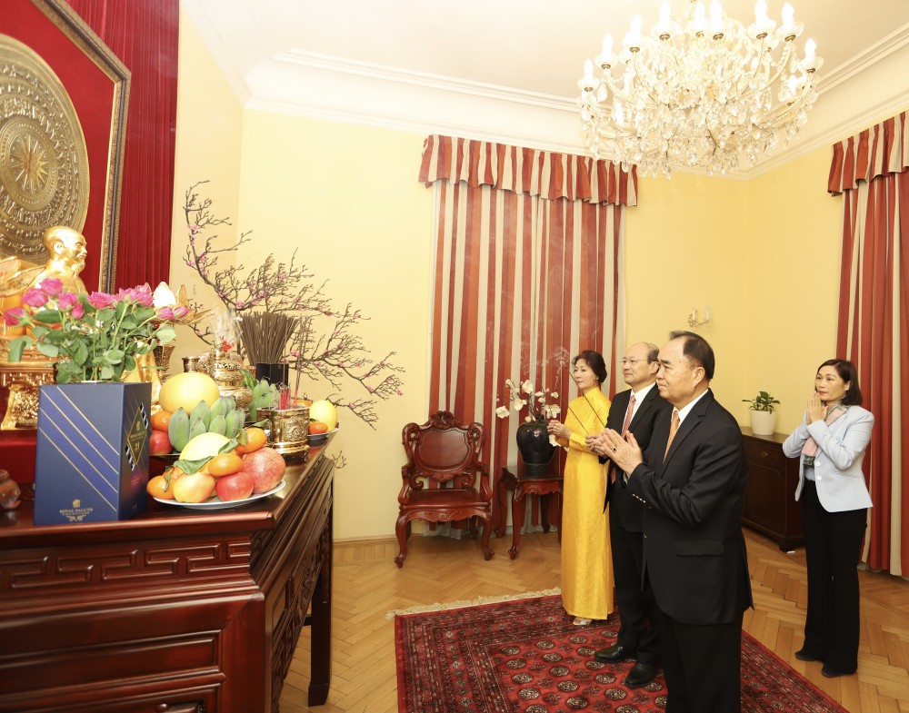 Ấm áp buổi gặp mặt đầu Xuân Tân Sửu tại Áo