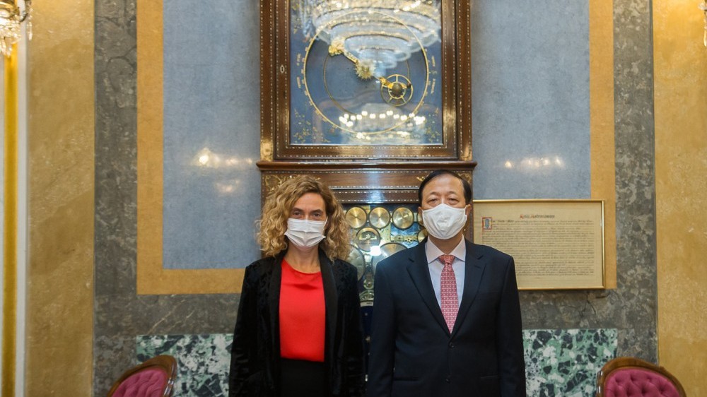 Đại sứ Hoàng Xuân Hải chào xã giao Chủ tịch Hạ viện Tây Ban Nha Meritxell Batet Lamana