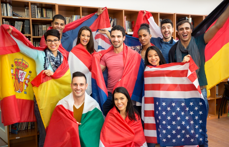 Sinh viên quốc tế tại Anh sẽ được gia hạn thị thực sau Brexit