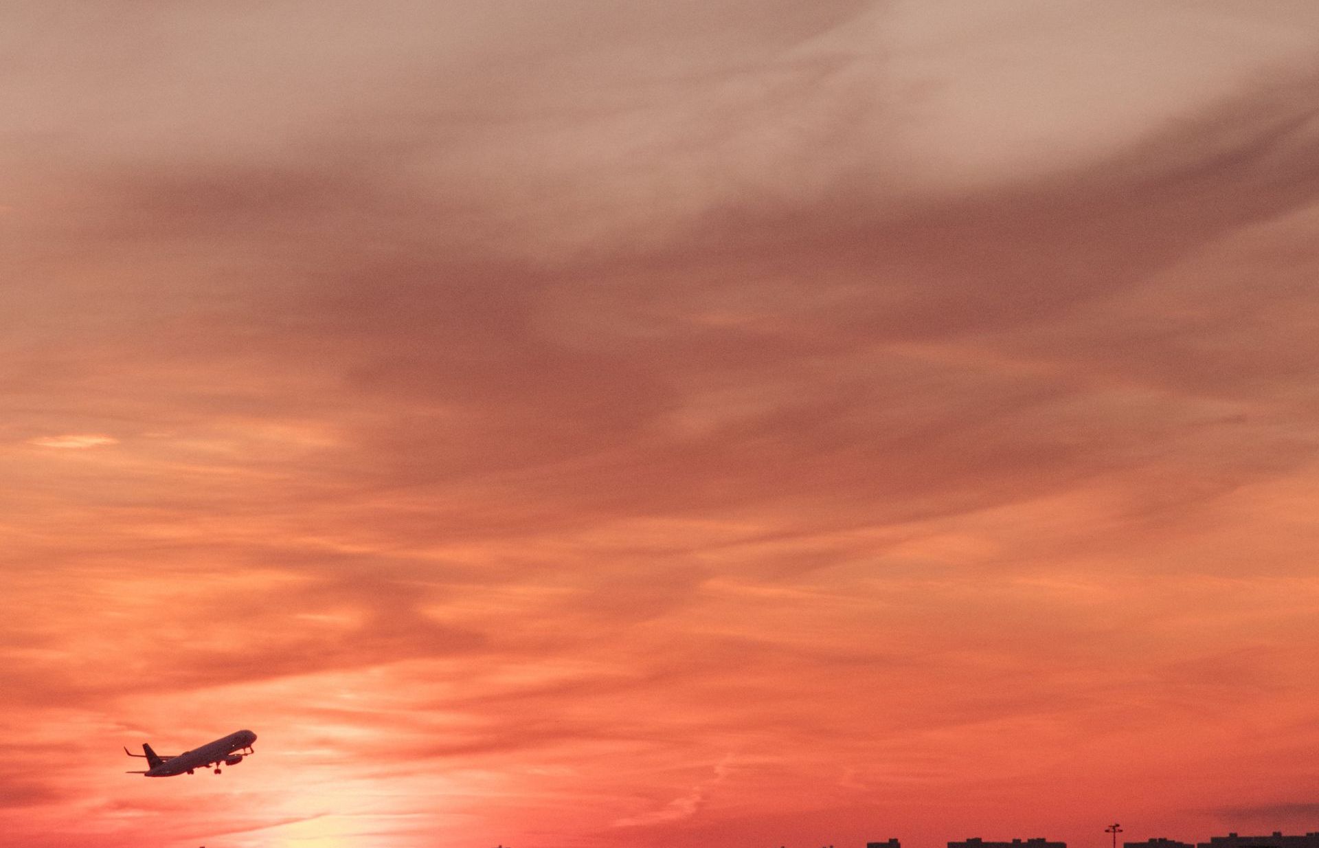 Các hãng hàng không Mỹ đồng loạt cắt giảm bay quốc tế do đại dịch Covid-19