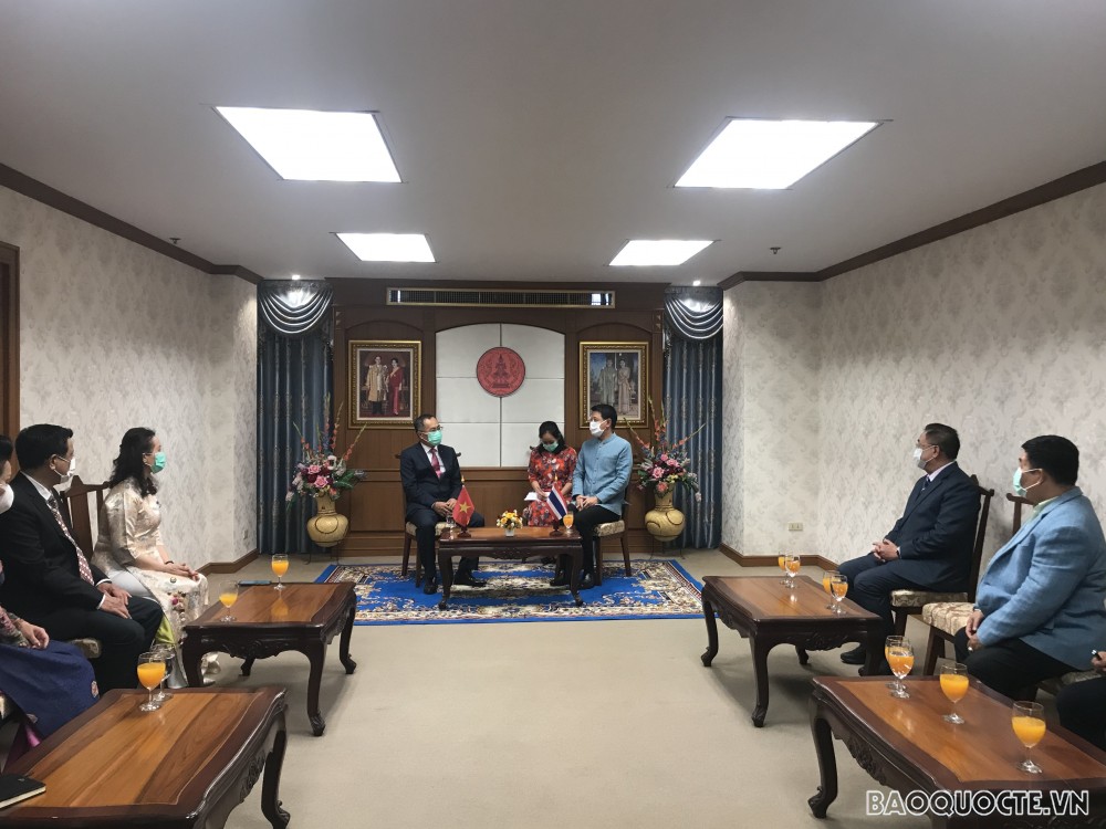 Đại sứ Phan Chí Thành: Nỗ lực Udon Thani trở thành tỉnh dẫn đầu về hợp tác với Việt Nam Đại sứ Phan Chí Thành: Nỗ lực Udon Thani trở thành tỉnh dẫn đầu về hợp tác với Việt Nam