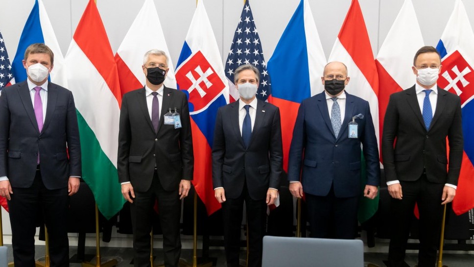 Mỹ củng cố quan hệ với các nước khu vực Trung - Đông Âu