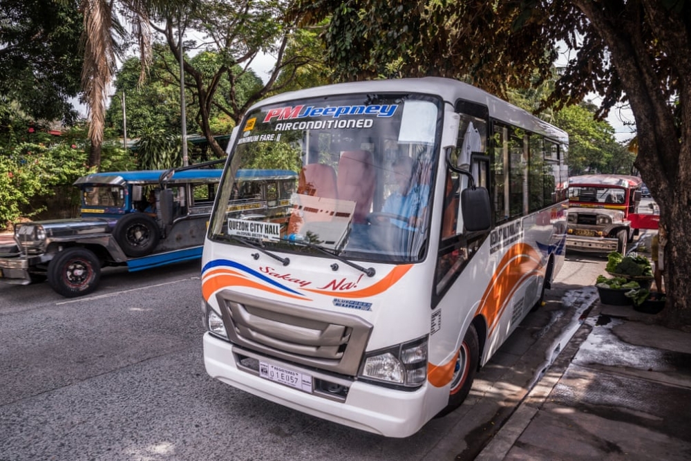 xe jeepney doc dao sap chia tay nguoi dan philippines