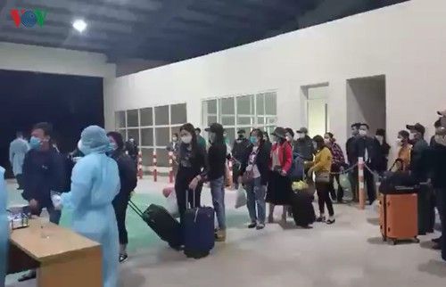 Dịch Covid-19: ĐSQ Việt Nam tại Lào lưu ý công dân đăng ký xuất cảnh với Cơ quan đại diện trước khi về nước