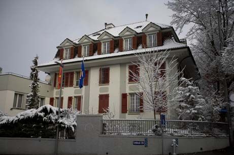 Dịch Covid-19: ĐSQ Việt Nam tại Thụy Sỹ mở đường link đăng ký cho công dân có nguyện vọng về nước