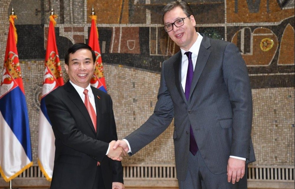 Đại sứ Đặng Trần Phong trình Thư Uỷ nhiệm lên Tổng thống Serbia Aleksandar Vučić