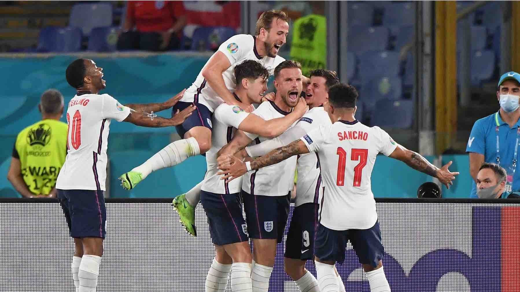 Bán kết EURO 2020: Khi những nhà vô địch 'đầy duyên nợ' so găng