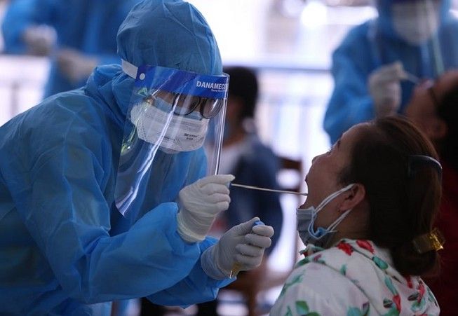 A site collecting samples for COVID-19 testing in Da Nang city (Photo: VNA) 1722-1173046719221445549491956794392460422800737n-gxcn