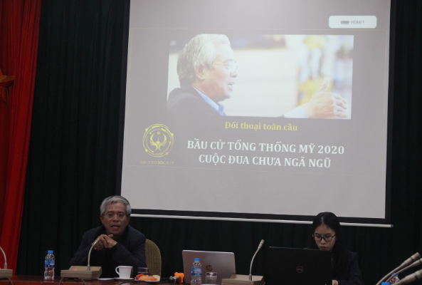 Trong vai trò là diễn giả, Đại sứ Phạm Quang Vinh đã có những chia sẻ khái quát về hệ thống bầu cử Mỹ và những nhận định sâu sắc về cuộc đua song mã vào Nhà Trắng năm 2020. (Ảnh: Sơn Huy) Học viện Ngoại giao tổ chức tọa đàm 'Bầu cử Tổng thống Mỹ: Cuộc đua chưa ngã ngũ'