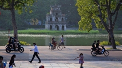 Nhịp sống thường nhật của Hà Nội trong những ngày 'bình thường mới' sau Chỉ thị 22