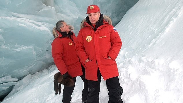 Hạm đội Hải quân Bắc cực: Món quà sinh nhật lần thứ 69 của Tổng thống Putin có gì đặc biệt?