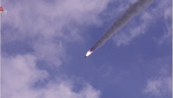 Vụ phóng tên lửa SLBM: Sau khi chỉ trích Washington 'vô lý', Triều Tiên khuyên Mỹ không cần 'lo lắng hay khổ sở'