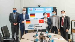 Đức hỗ trợ Việt Nam máy thở, máy đo nồng độ oxy và nhịp tim trong cuộc chiến chống đại dịch Covid-19