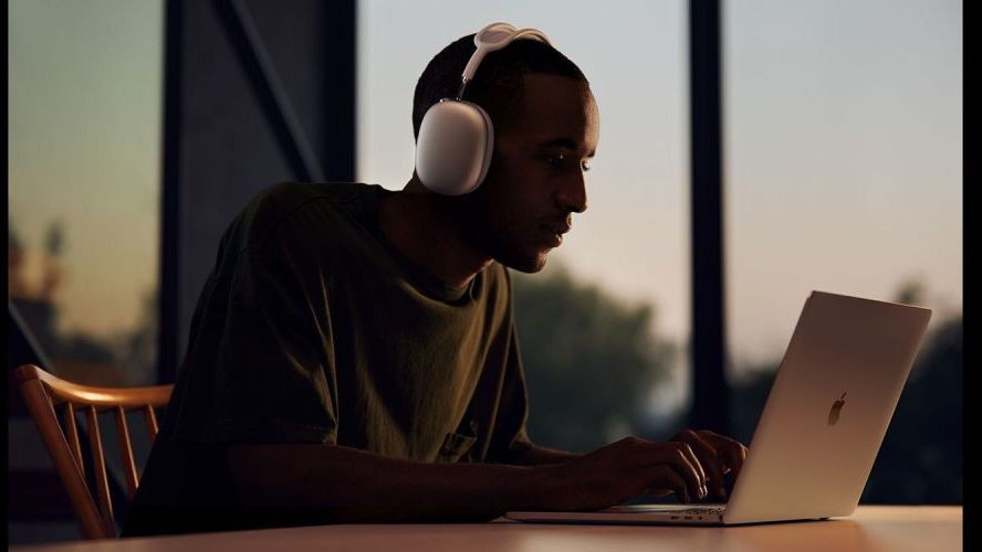 Apple chuyển chuỗi cung ứng ra khỏi Trung Quốc, chọn Việt Nam làm nơi sản xuất AirPods Max