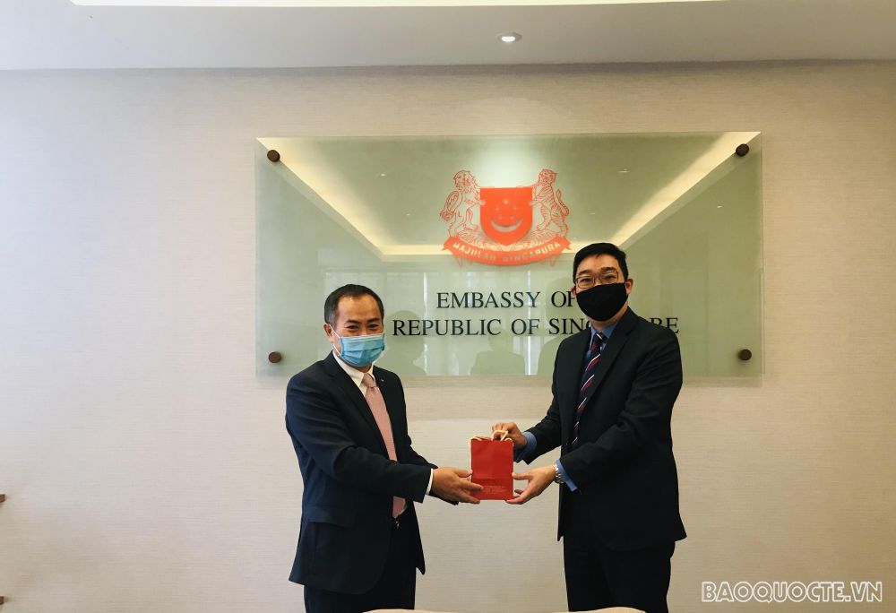 Đại sứ Việt Nam tại Thái Lan Phan Chí Thành chào xã giao Đại sứ các nước ASEAN