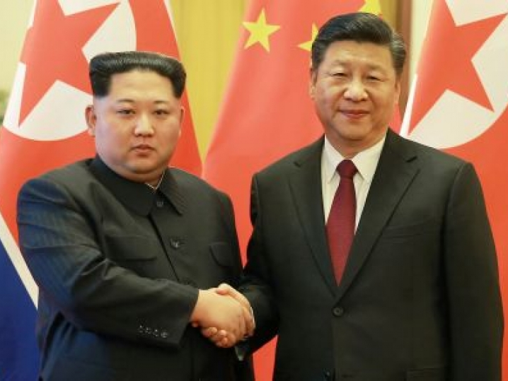 Nhà lãnh đạo Triều Tiên Kim Jong un bất ngờ đi tàu hỏa trong đêm đến Bắc Kinh