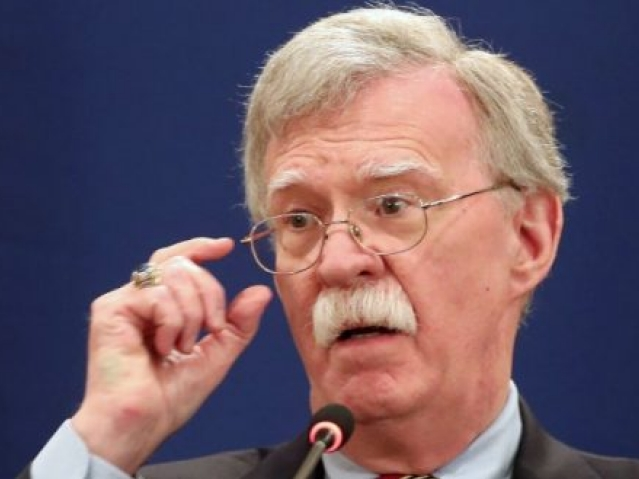 Nhà Trắng từng cân nhắc tấn công Iran?