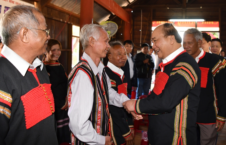 Thủ tướng tặng quà Tết cho bà con các dân tộc ở Đắk Nông