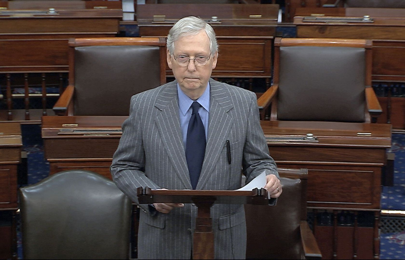 Các thượng nghị sỹ vừa tuyên thệ 'công bằng' đã hoãn ngay tiến trình xét xử Tổng thống Trump