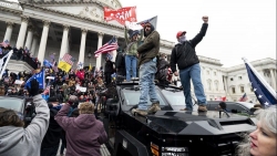 Họp Quốc hội Mỹ: Biểu tình biến thành bạo loạn, hai viện sơ tán; Vệ binh quốc gia tập trung toàn lực; Ông Trump vội lên tiếng