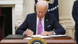 Tổng thống Biden hành động, tuyên bố bước đi đầu tiên xây dựng lại 'xương sống của nước Mỹ'