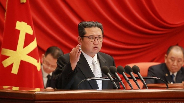 Vụ Triều Tiên phóng vật thể: Nhật Bản họp khẩn, triển vọng phi hạt nhân hóa ngày càng mờ mịt?