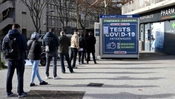 Số ca mắc Covid-19 cao kỷ lục, châu Âu vẫn đặt niềm tin thoát dịch vào Omicron