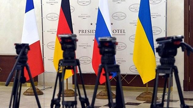 Đàm phán Normandy: Hơn 8 giờ thảo luận, Nga-Pháp nói khó khăn, 4 nước ra tuyên bố chung