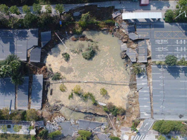 ​Trung Quốc: Công trường xây tàu điện ngầm sụt lún, 8 người thiệt mạng