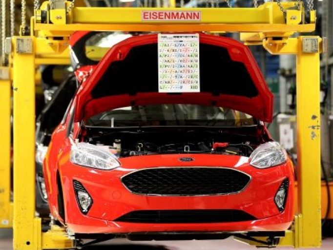 Hiển hiện nguy cơ chiến tranh thương mại Mỹ - EU