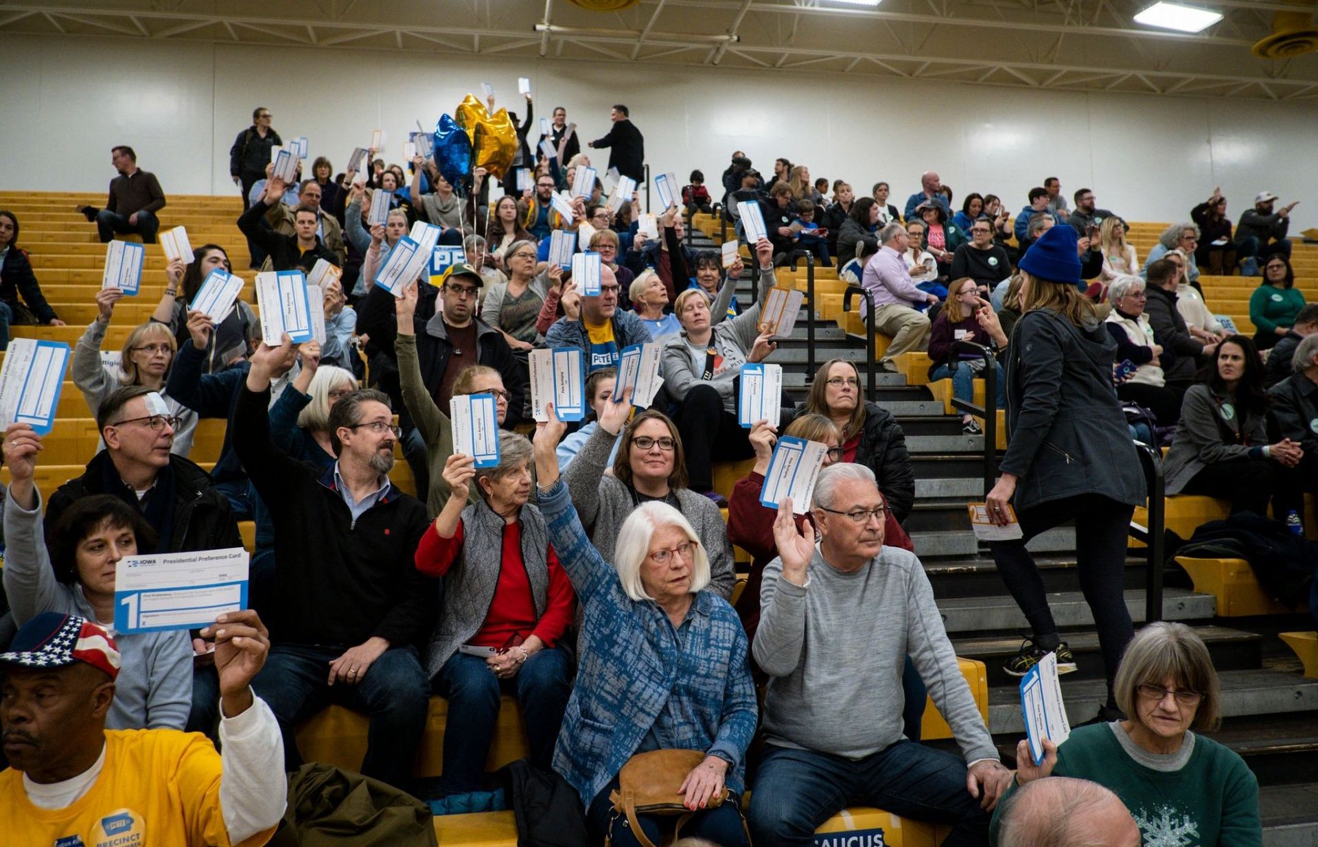 Bầu cử Mỹ 2020: 'Phát súng lệnh' đầu tiên đã nổ, cuộc chạy đua vào Nhà Trắng chính thức bắt đầu