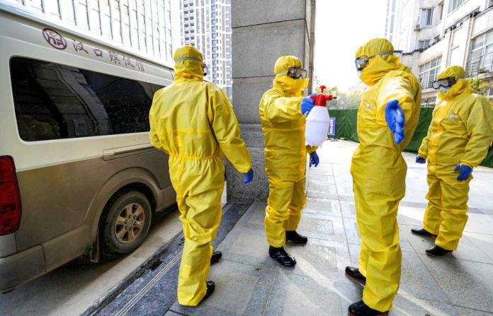 Virus corona có thể tồn tại ngoài vật chủ tới 9 ngày, 50% số ca lây nhiễm thứ cấp xảy ra trong thời kỳ ủ bệnh