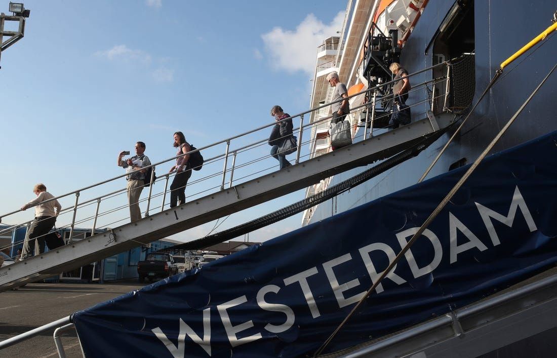 Cập nhật 7h ngày 18/2: Số người tử vong vì virus corona vượt 1800, Thủ tướng Campuchia lên tiếng về tàu Westerdam