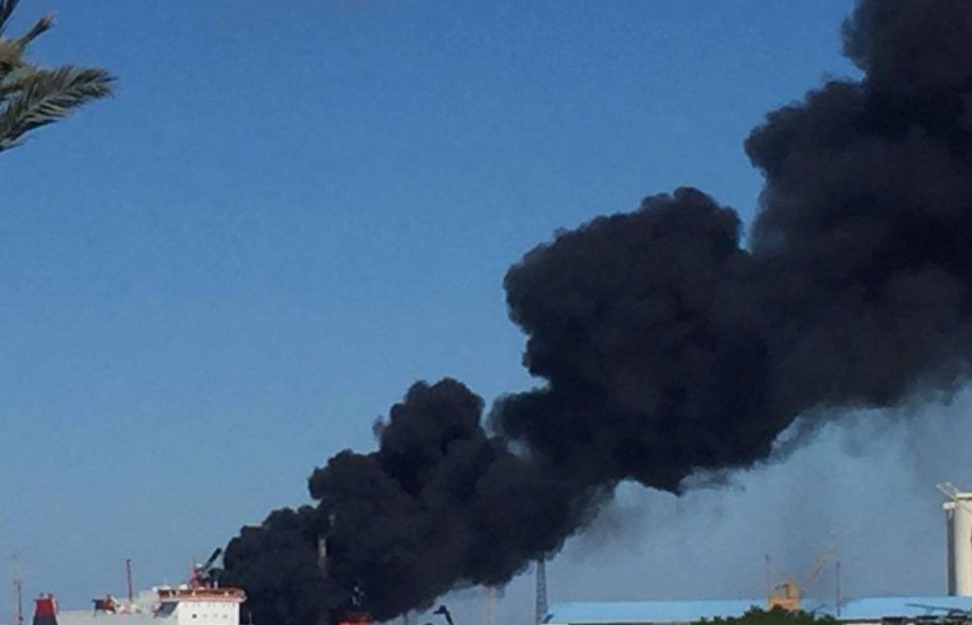 Libya: Lực lượng của Tướng Haftar tấn công cảng biển ở Tripoli, Chính phủ tuyên bố dừng đàm phán tại Geneva