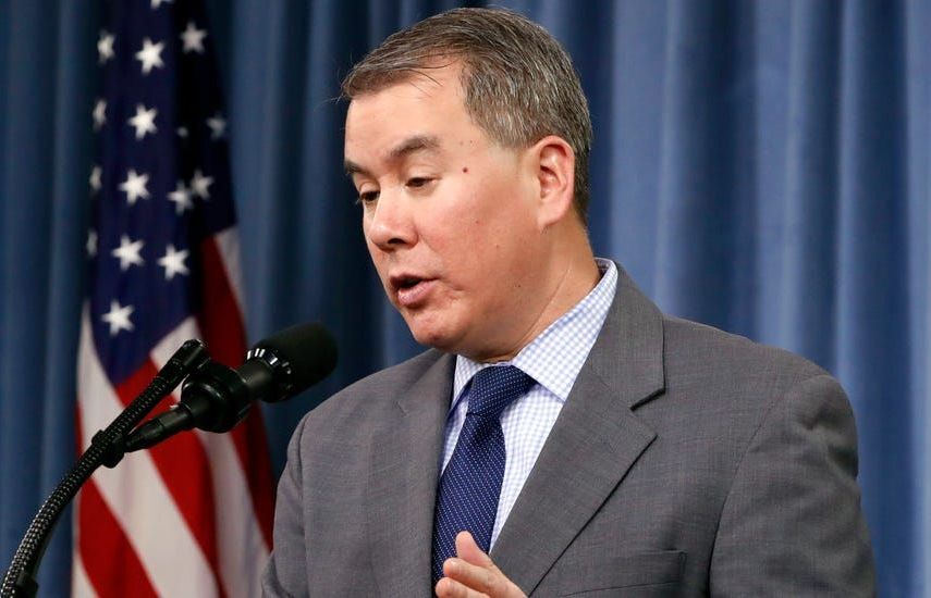 "Dính' đến bê bối Ukraine, Tổng thống Trump yêu cầu Thứ trưởng Quốc phòng Mỹ từ chức